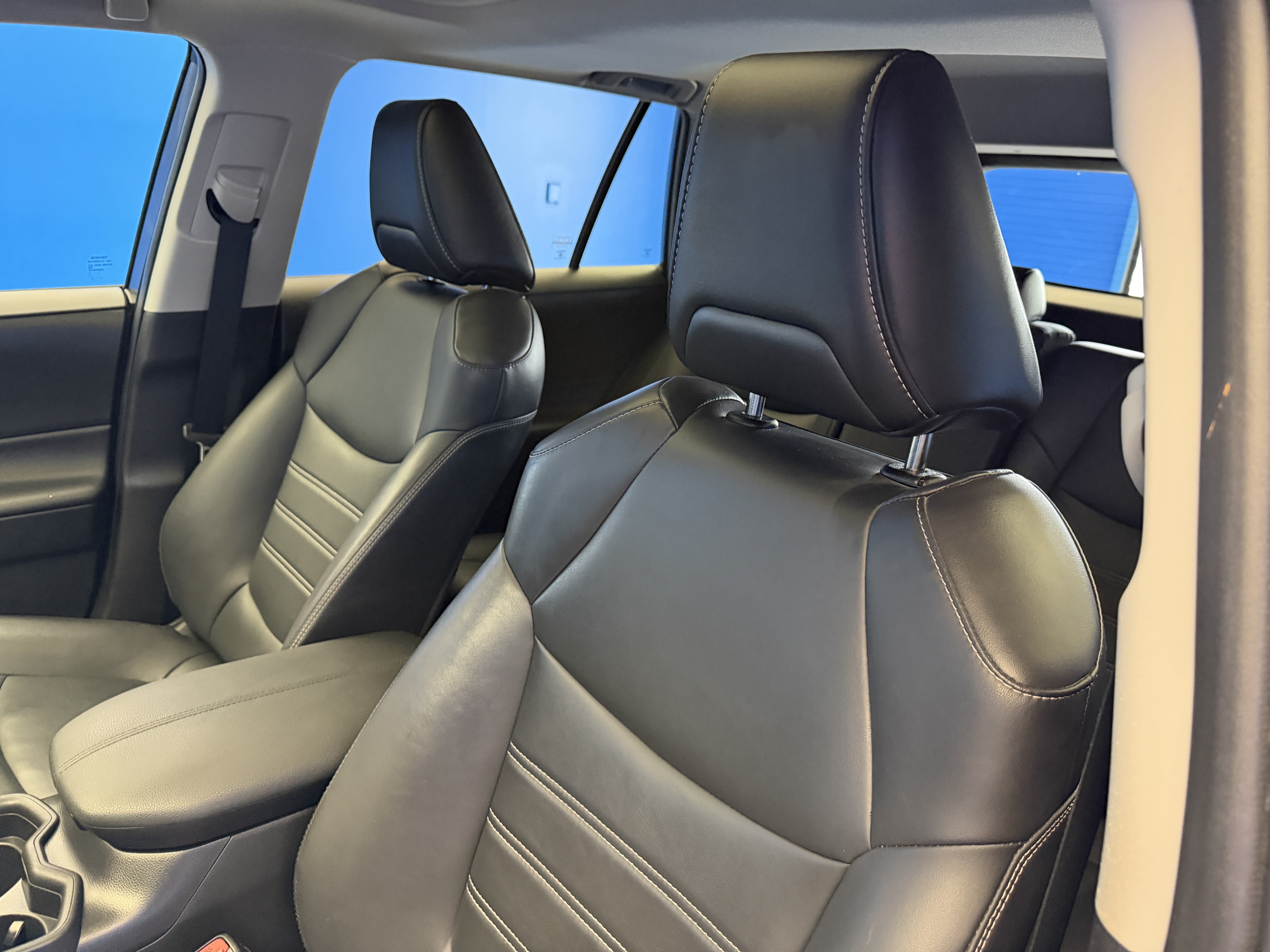 Used 2020 Toyota RAV4 XLE Premium AWD/4WD image 12