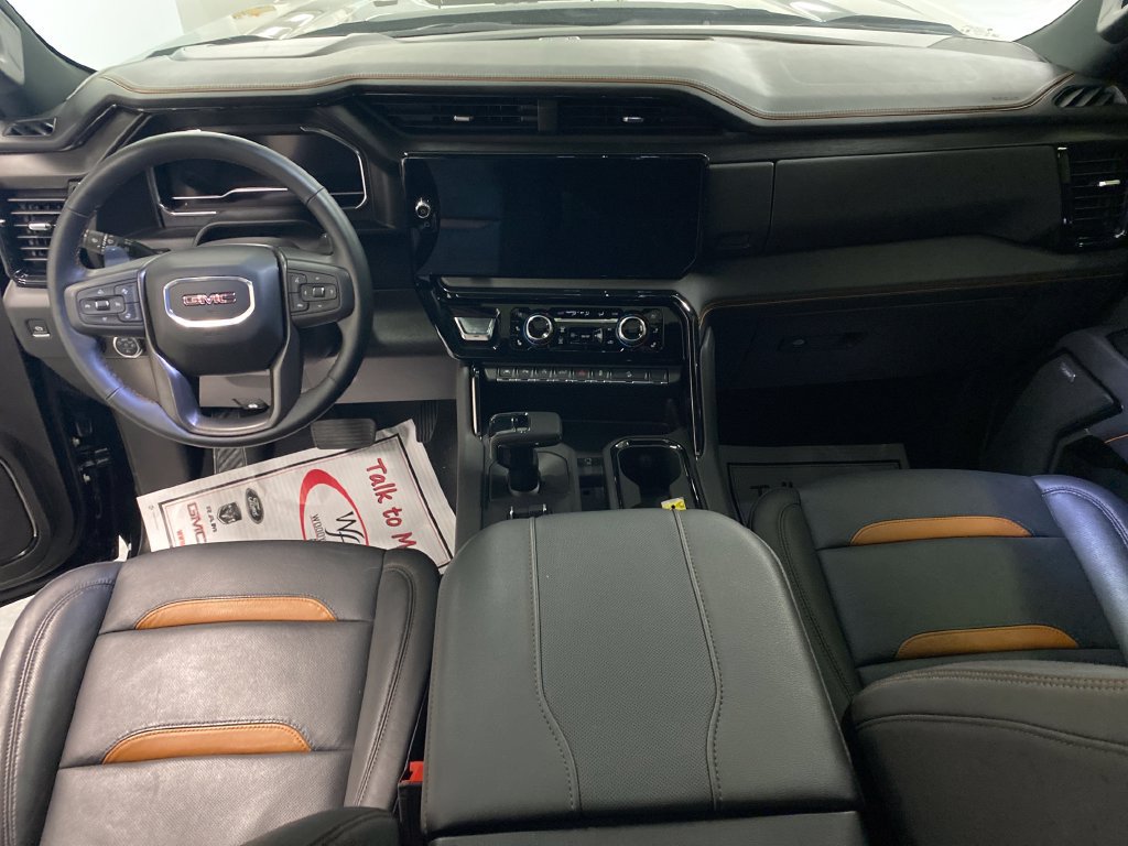 Used 2025 GMC Sierra 1500 AT4 w/ AT4 Premium Package AWD/4WD image 18