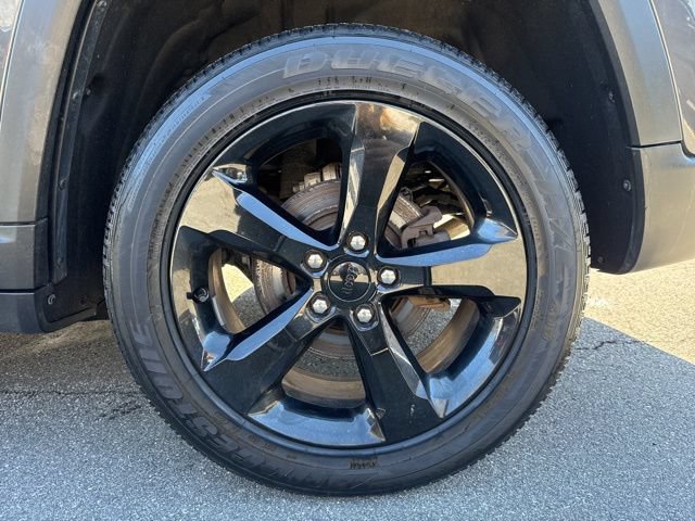 Used 2023 Jeep Grand Cherokee Altitude AWD/4WD image 9