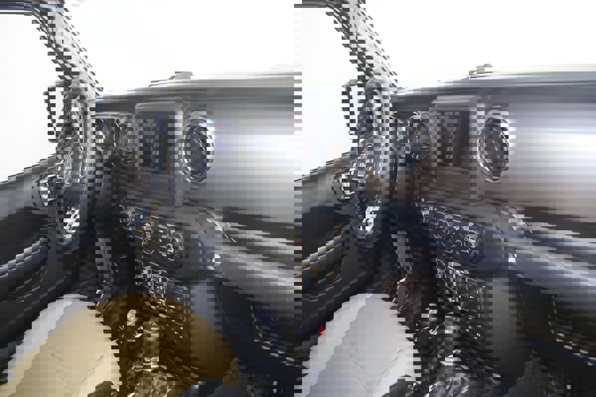 Used 2020 Jeep Gladiator Sport w/ Quick Order Package 24S image 39