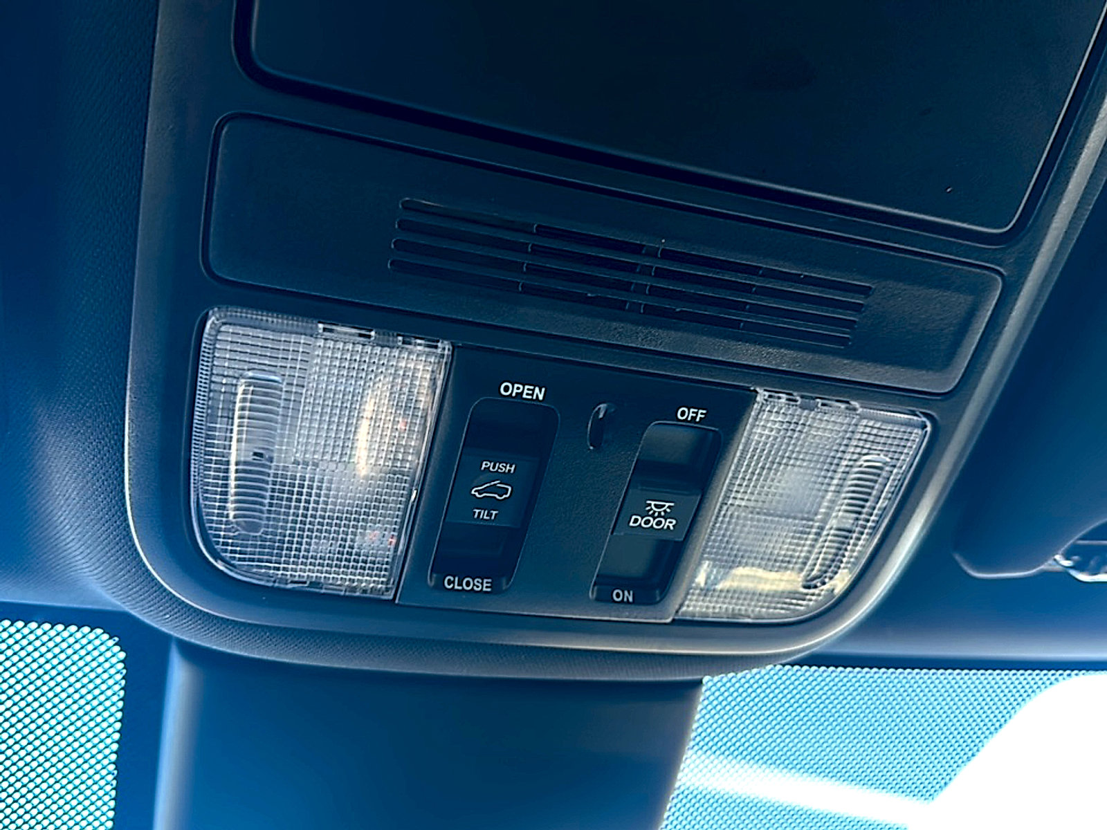 Used 2023 Honda Odyssey Sport image 38