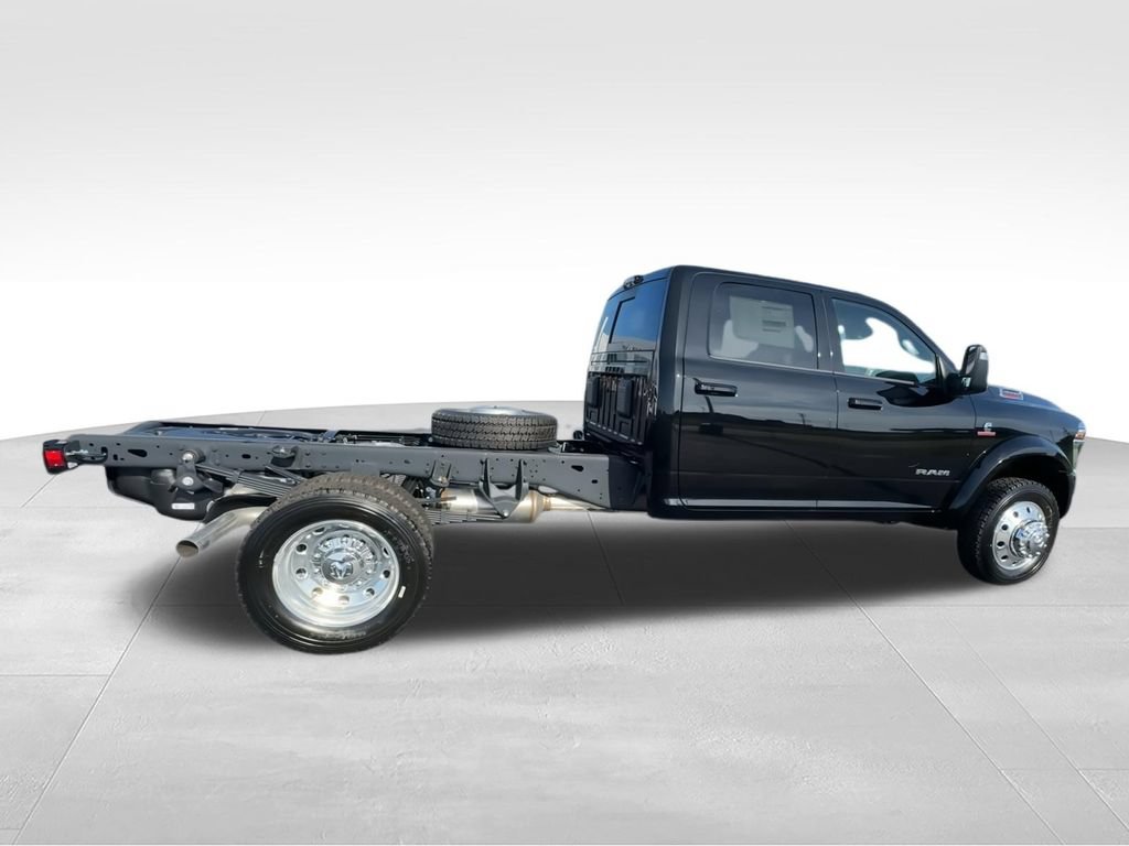 New 2026 RAM 4500 4x4 Crew Cab DRW w/ Laramie Trim Package image 8