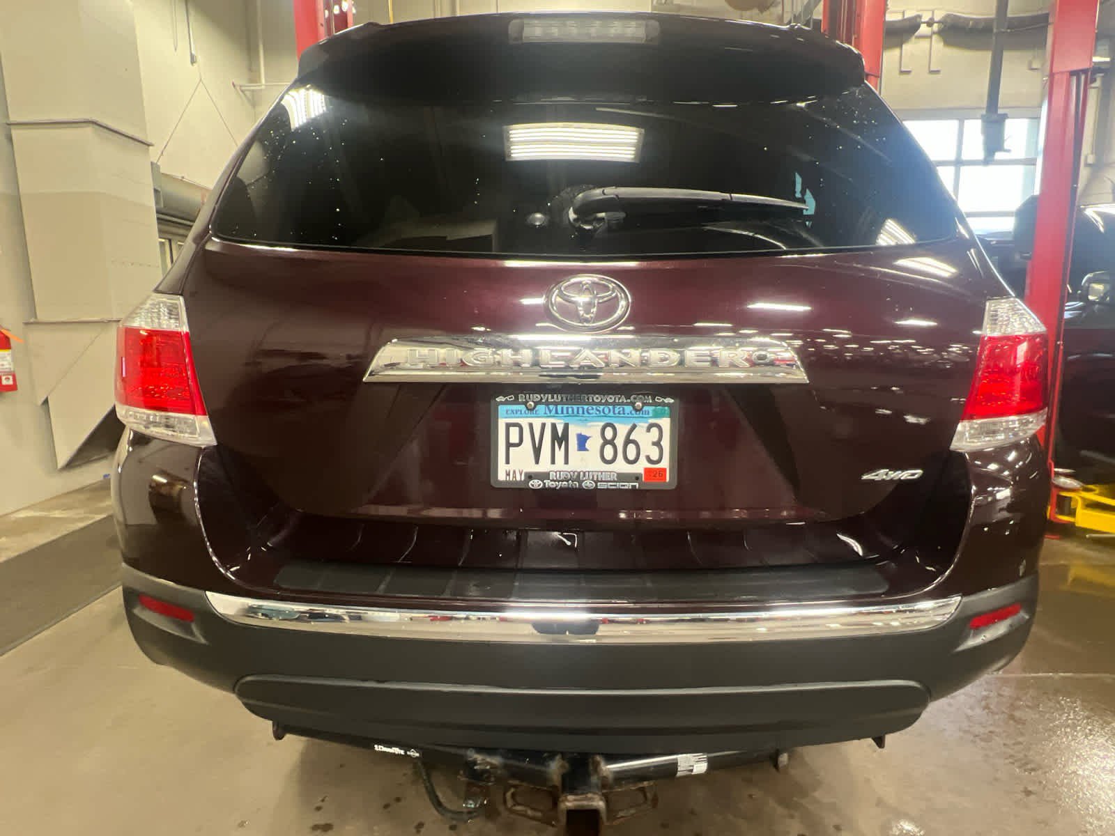 Used 2012 Toyota Highlander Limited w/ Tow Pkg image 4