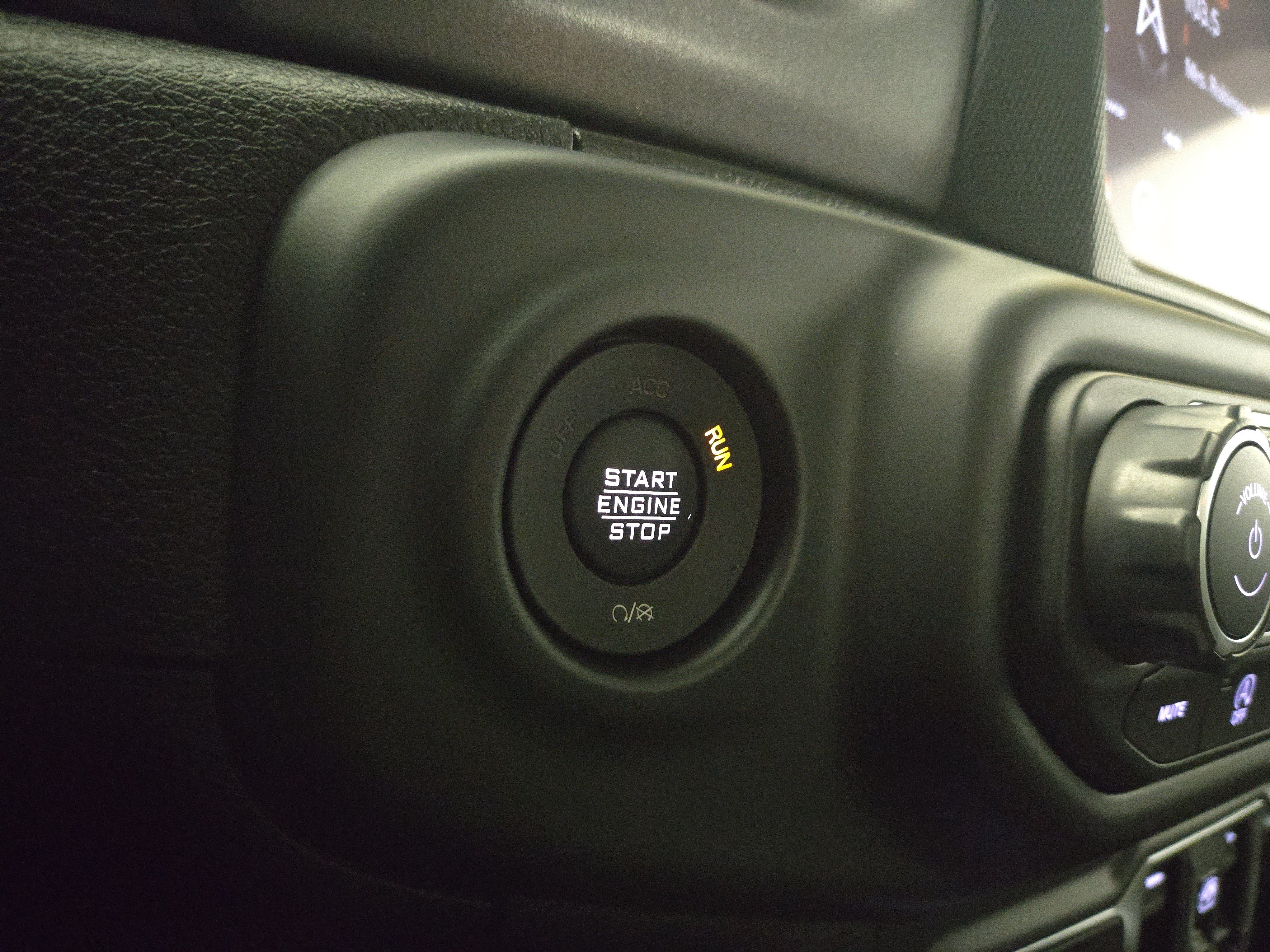 Used 2021 Jeep Gladiator Mojave AWD/4WD image 26