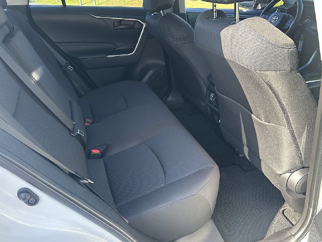 Certified 2025 Toyota RAV4 LE FWD image 13