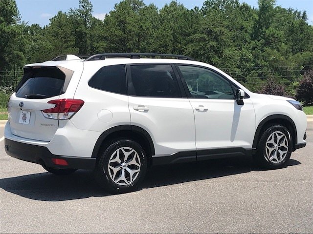 Certified 2023 Subaru Forester Premium AWD/4WD image 3