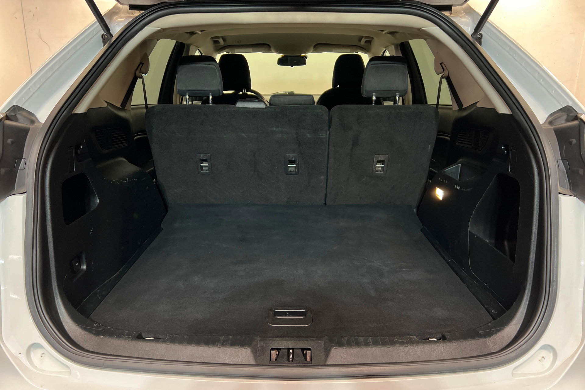 Used 2022 Ford Edge SE w/ Black Appearance Package image 22