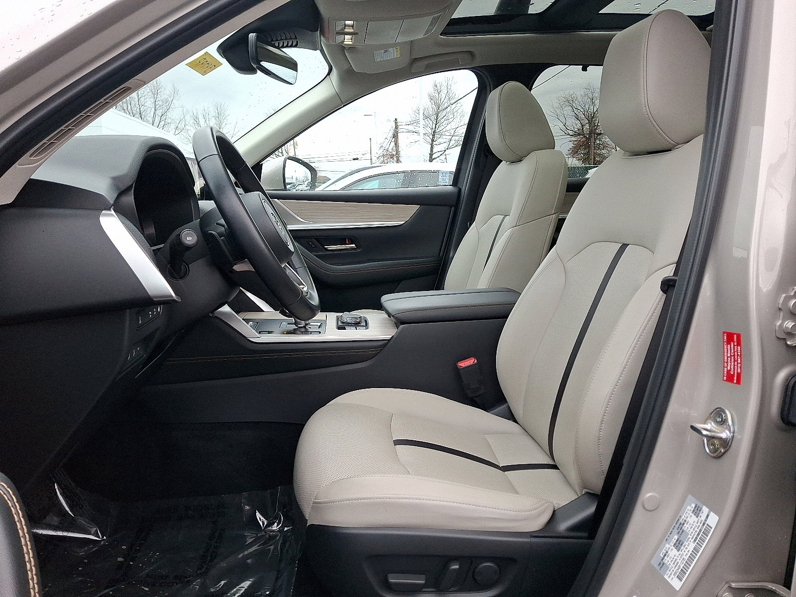 Certified 2024 MAZDA CX-90 Plug-In Hybrid w/ Premium Pkg image 16