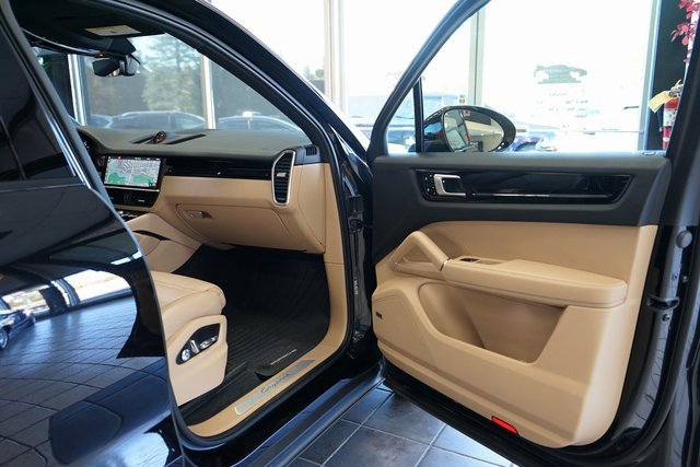 Used 2020 Porsche Cayenne image 44