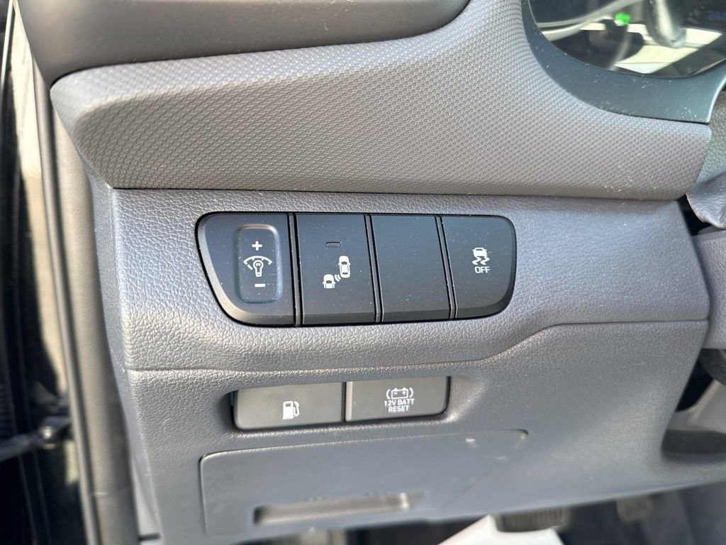 Used 2018 Hyundai Ioniq SEL image 17