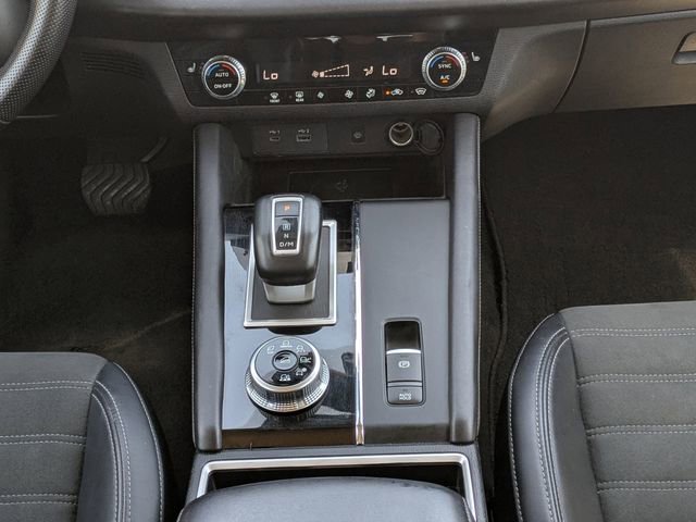 Used 2024 Mitsubishi Outlander SE AWD/4WD image 20