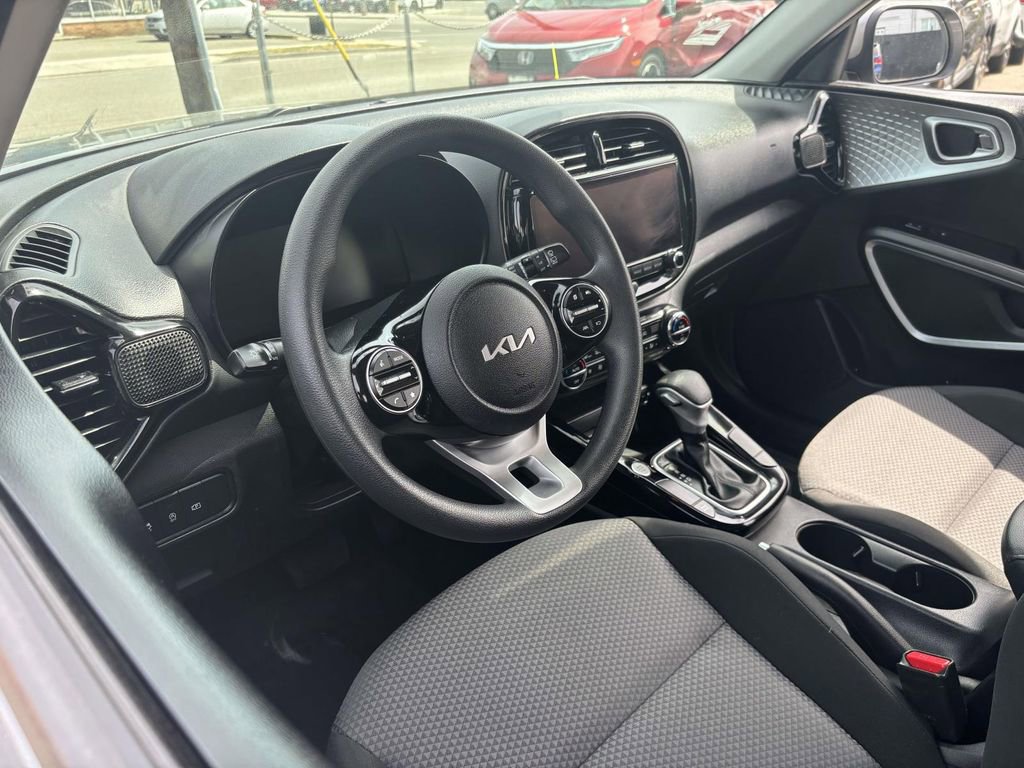 Used 2023 Kia Soul S FWD image 22
