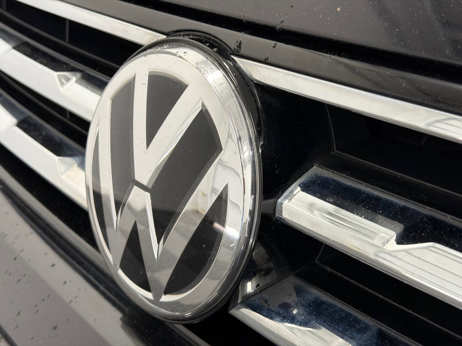 Used 2021 Volkswagen Tiguan SE FWD image 13