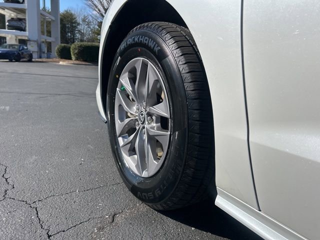 Used 2024 Toyota Sienna XLE image 11