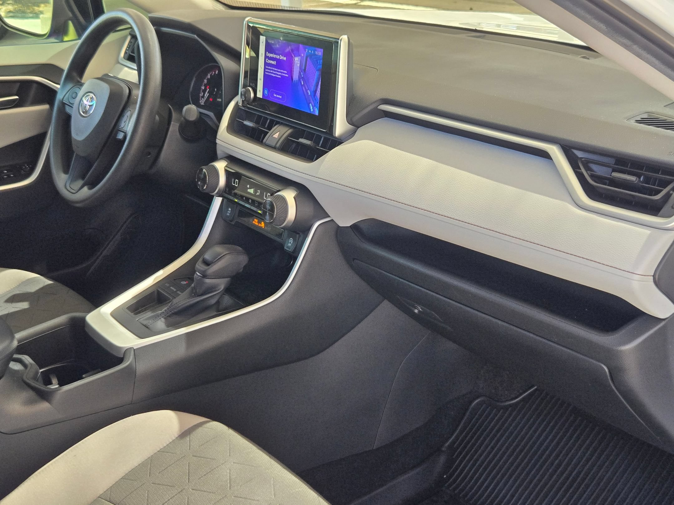 Used 2023 Toyota RAV4 XLE w/ Convenience Package FWD image 30