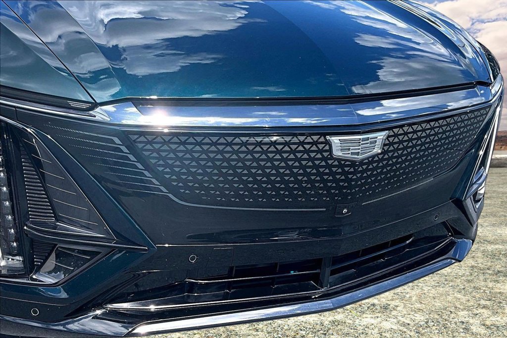 Certified 2024 Cadillac Lyriq Sport AWD/4WD image 33