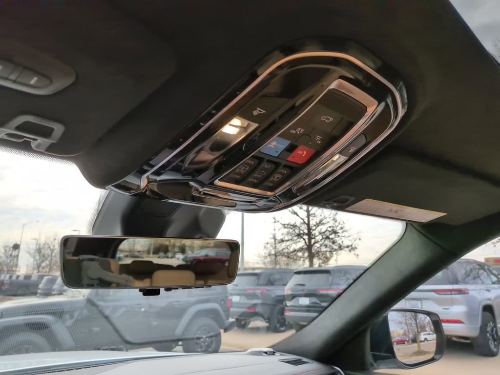 Used 2023 Jeep Grand Cherokee L Summit image 28