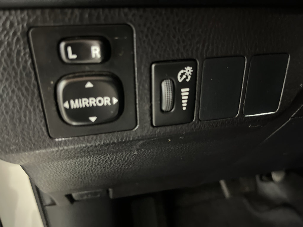 Used 2016 Toyota RAV4 XLE AWD/4WD image 30