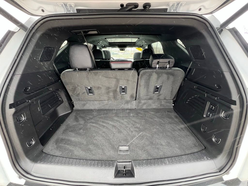 Used 2024 Chevrolet Traverse RS image 24