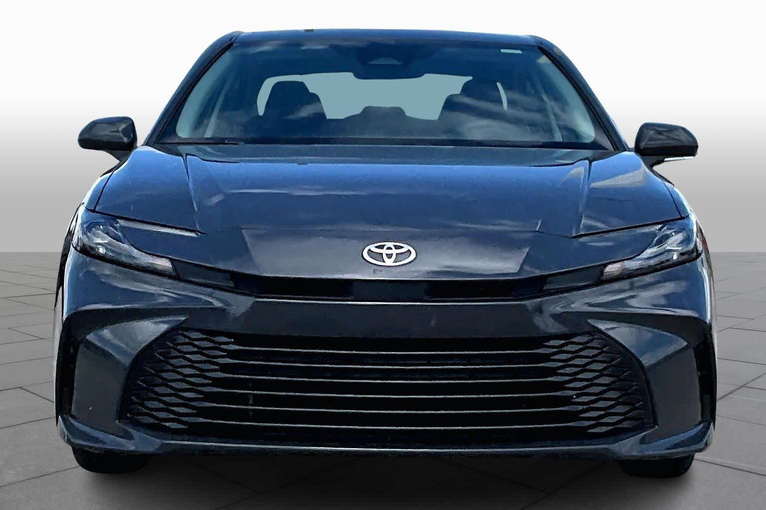 Used 2025 Toyota Camry LE FWD image 4