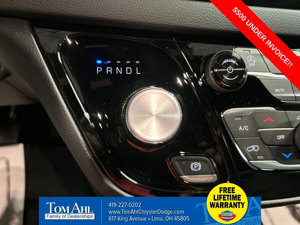 New 2026 Chrysler Voyager LX image 18