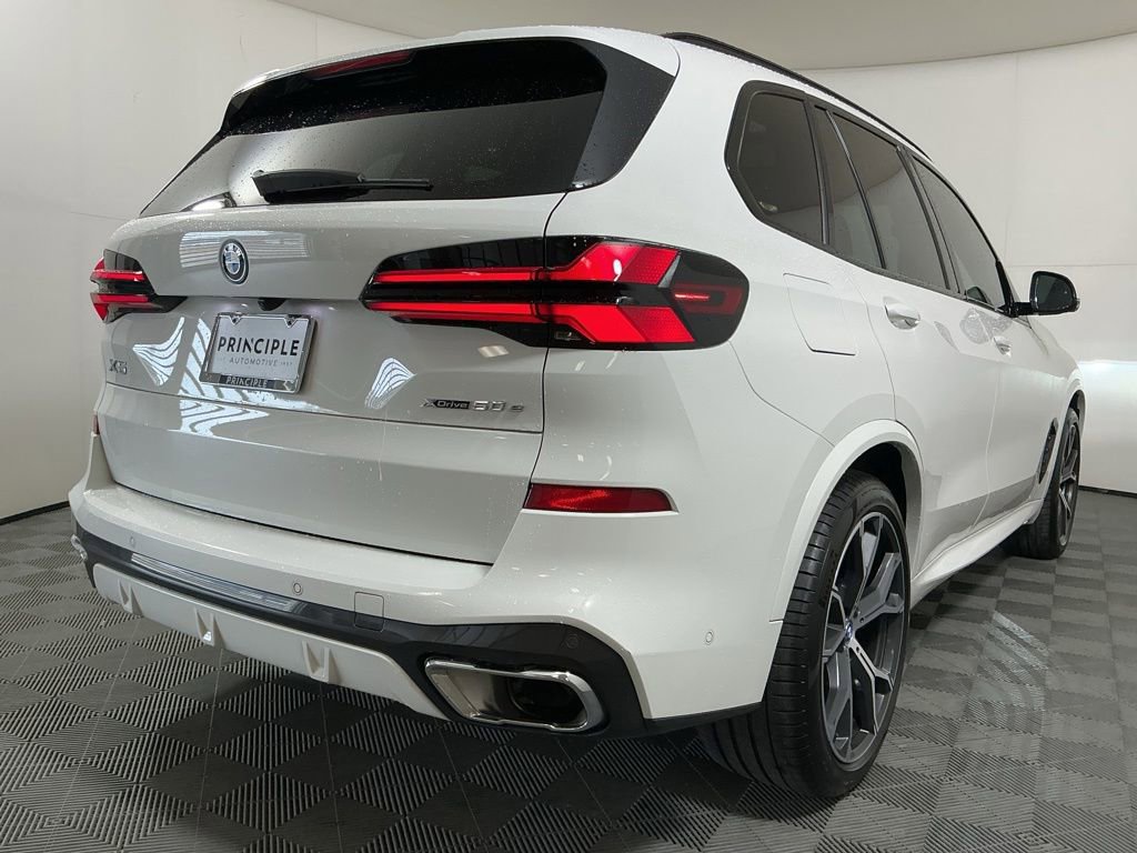 Certified 2025 BMW X5 xDrive50e w/ M Sport Package AWD/4WD image 6