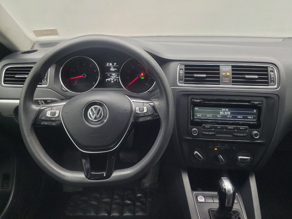 Used 2015 Volkswagen Jetta SE FWD image 22