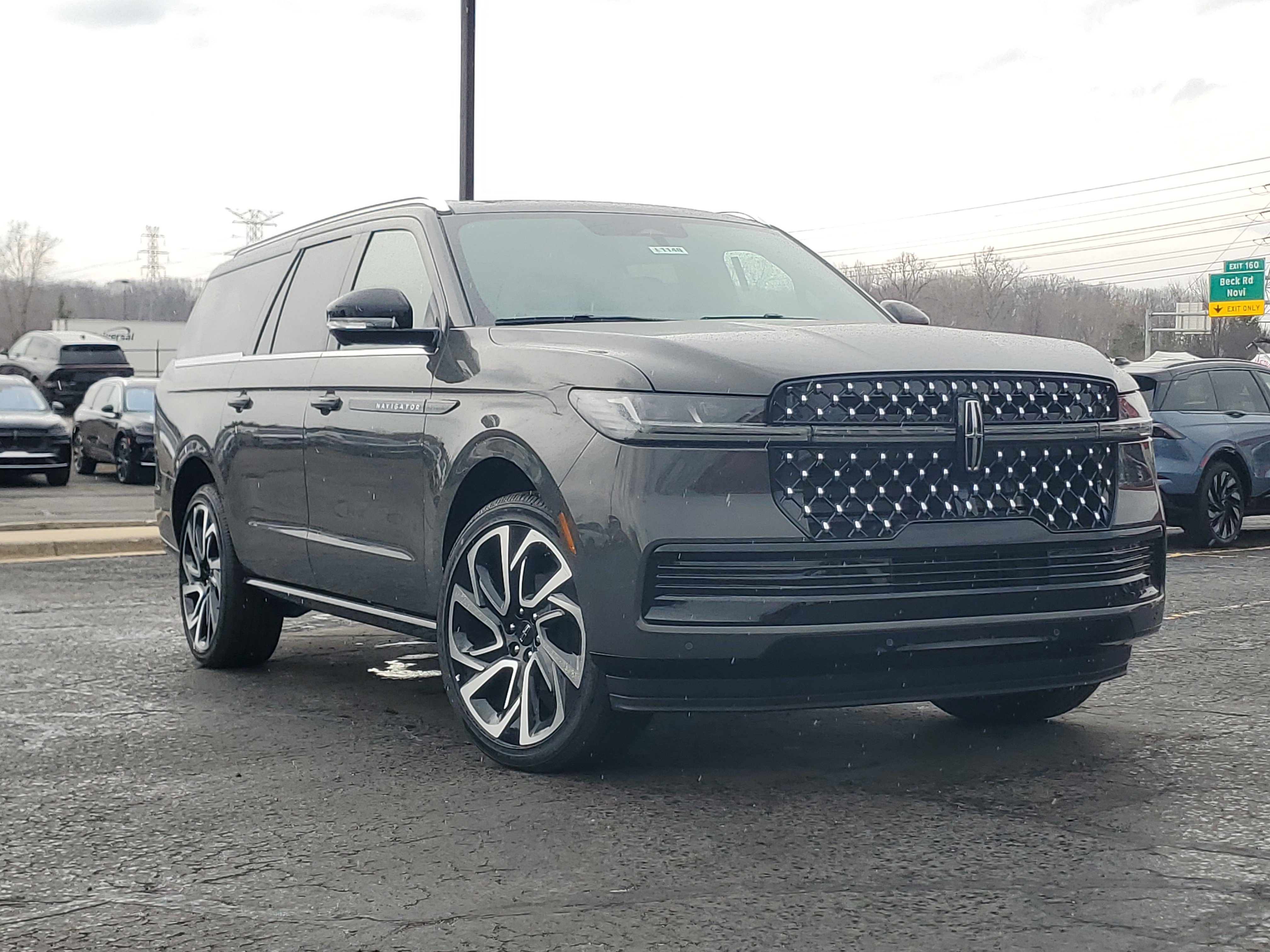 New 2026 Lincoln Navigator L Black Label AWD/4WD image 1