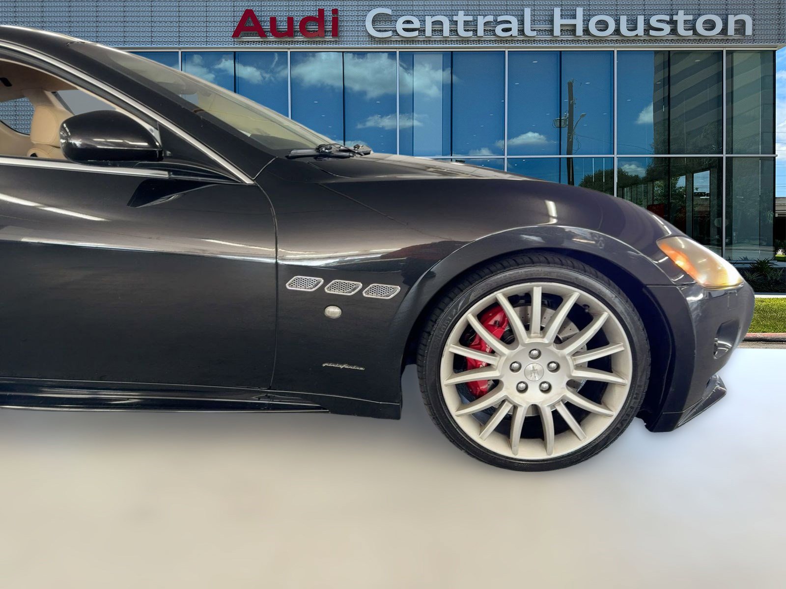 Used 2012 Maserati GranTurismo S image 17