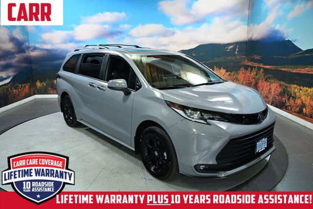 Used 2025 Toyota Sienna XLE Woodland Edition image 1