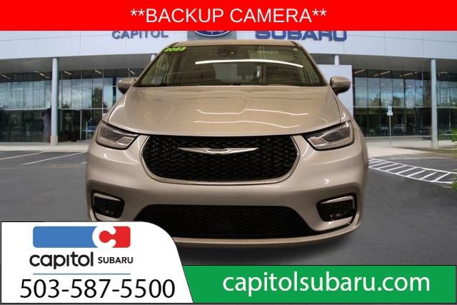Used 2023 Chrysler Pacifica Touring-L image 8