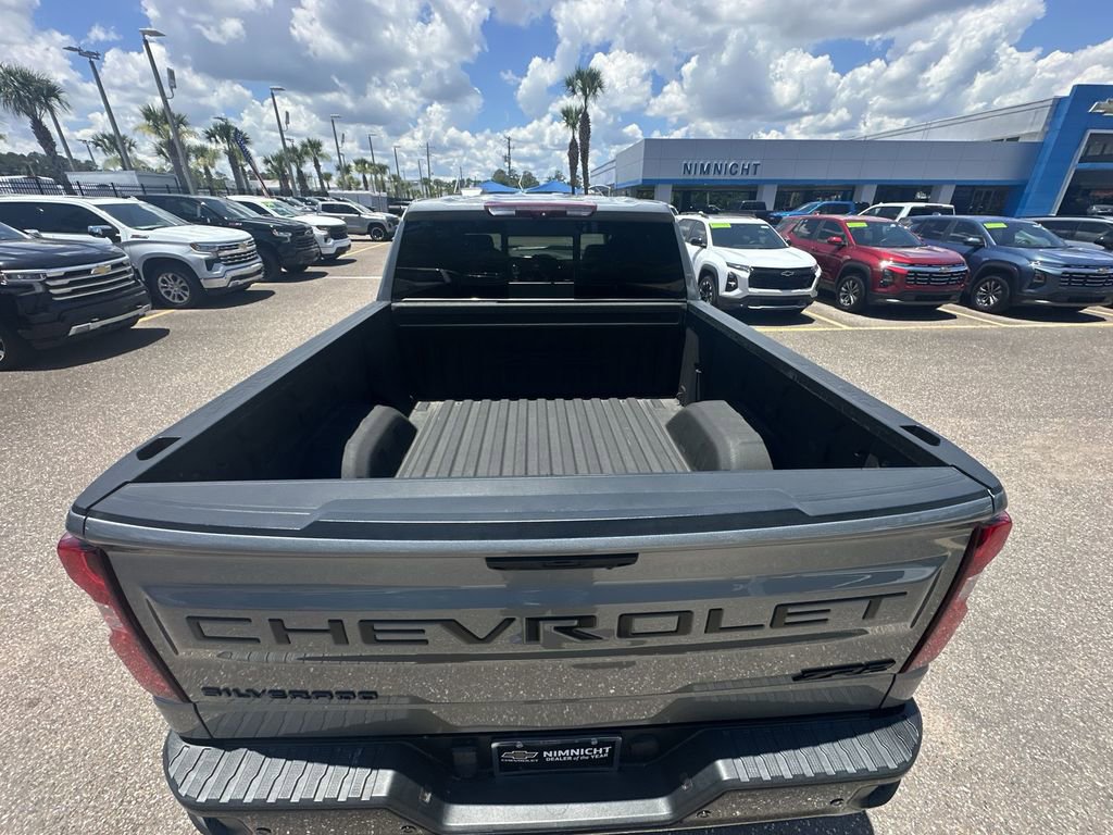 Used 2023 Chevrolet Silverado 1500 ZR2 w/ Technology Package AWD/4WD image 24