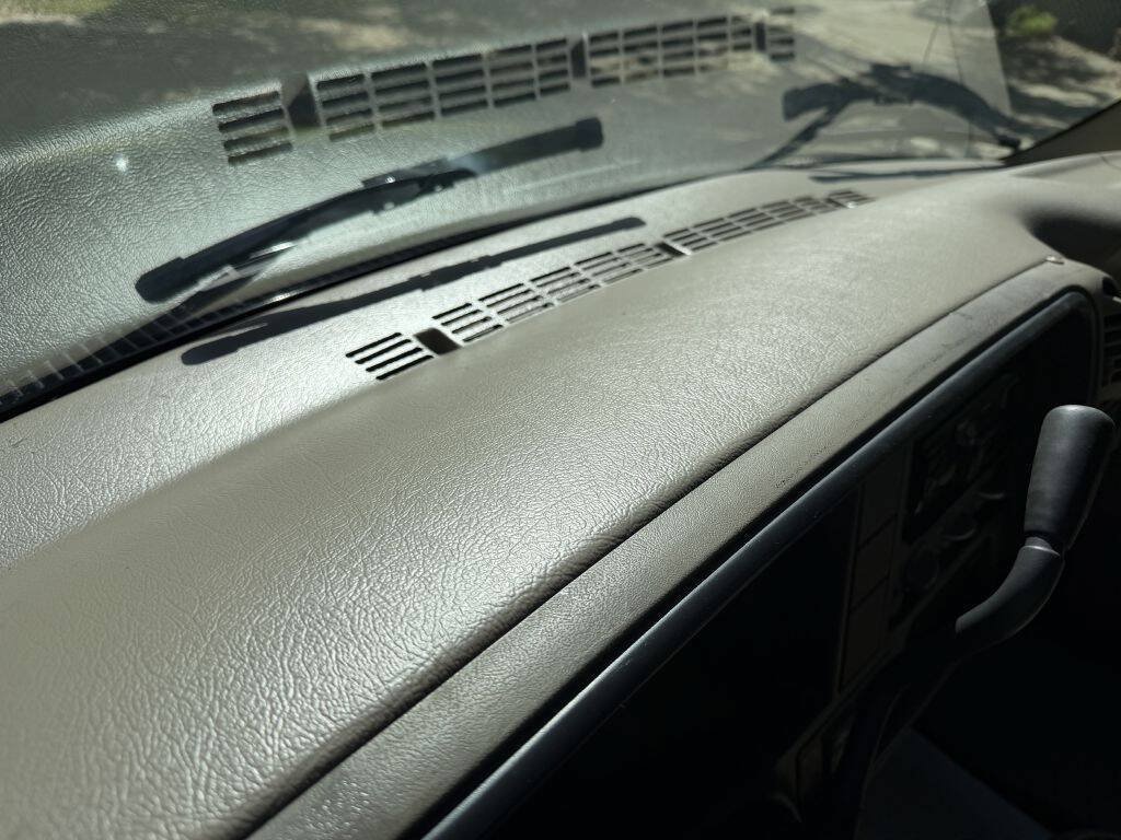 Used 1999 Chevrolet Tahoe 4WD 2-Door w/ Preferred Equipment Group image 16