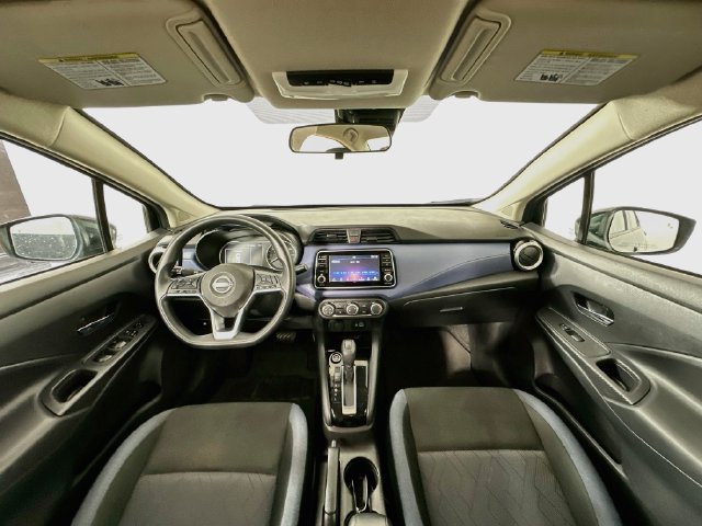 Used 2024 Nissan Versa SV FWD image 3