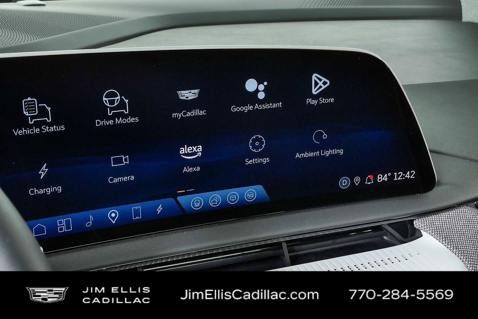 Certified 2025 Cadillac Optiq Luxury 2 w/ LPO, Floor Liner Package AWD/4WD image 14