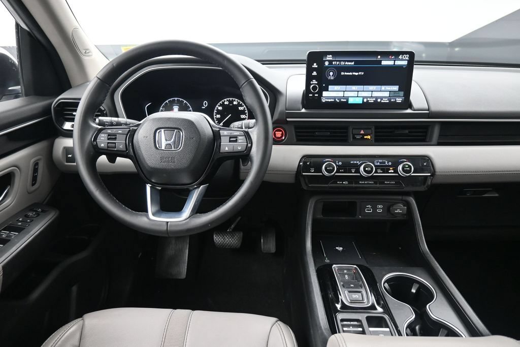 Certified 2024 Honda Pilot Touring image 22