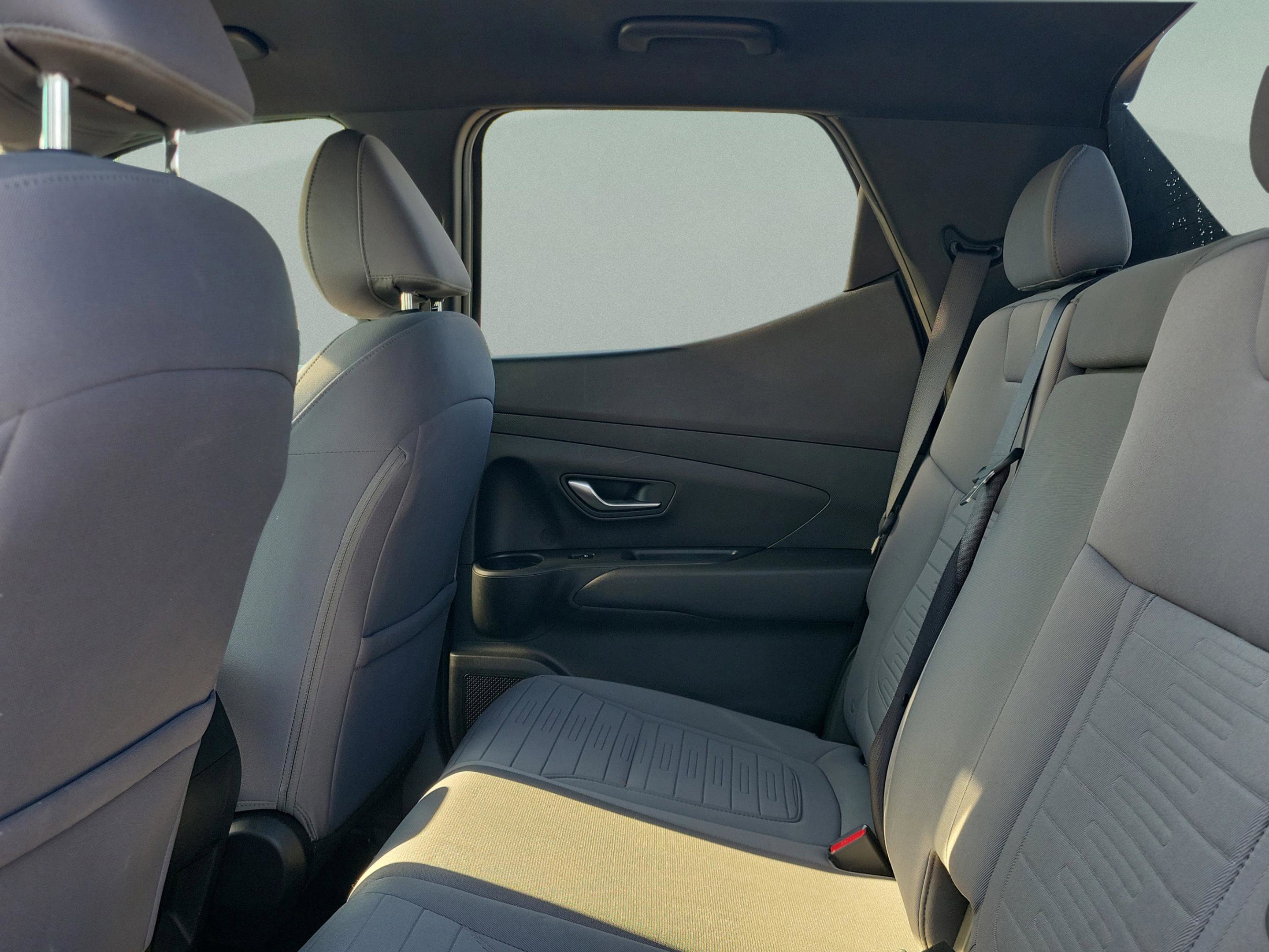 Used 2023 Hyundai Santa Cruz SE image 9