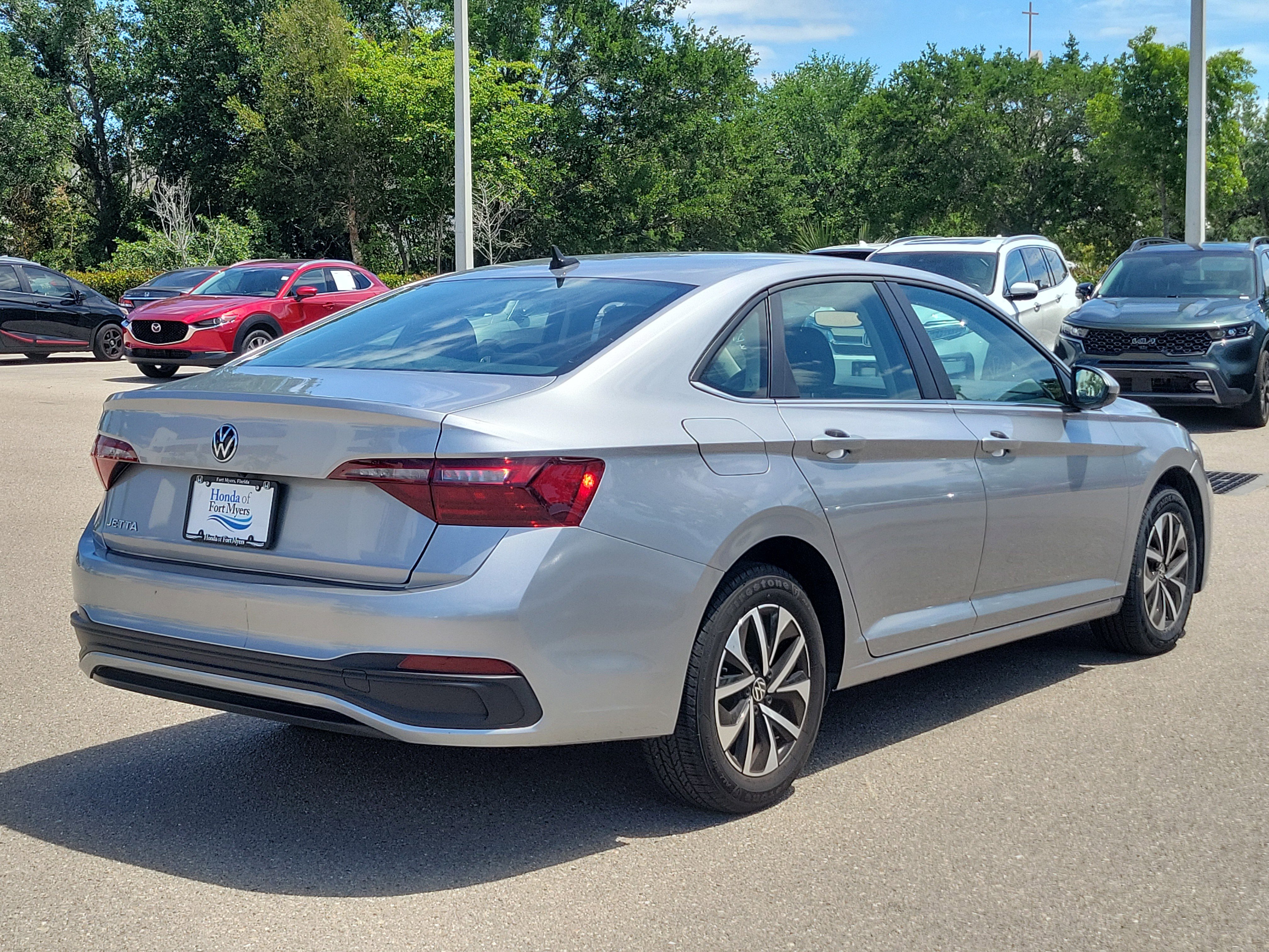 Used 2024 Volkswagen Jetta S FWD image 3