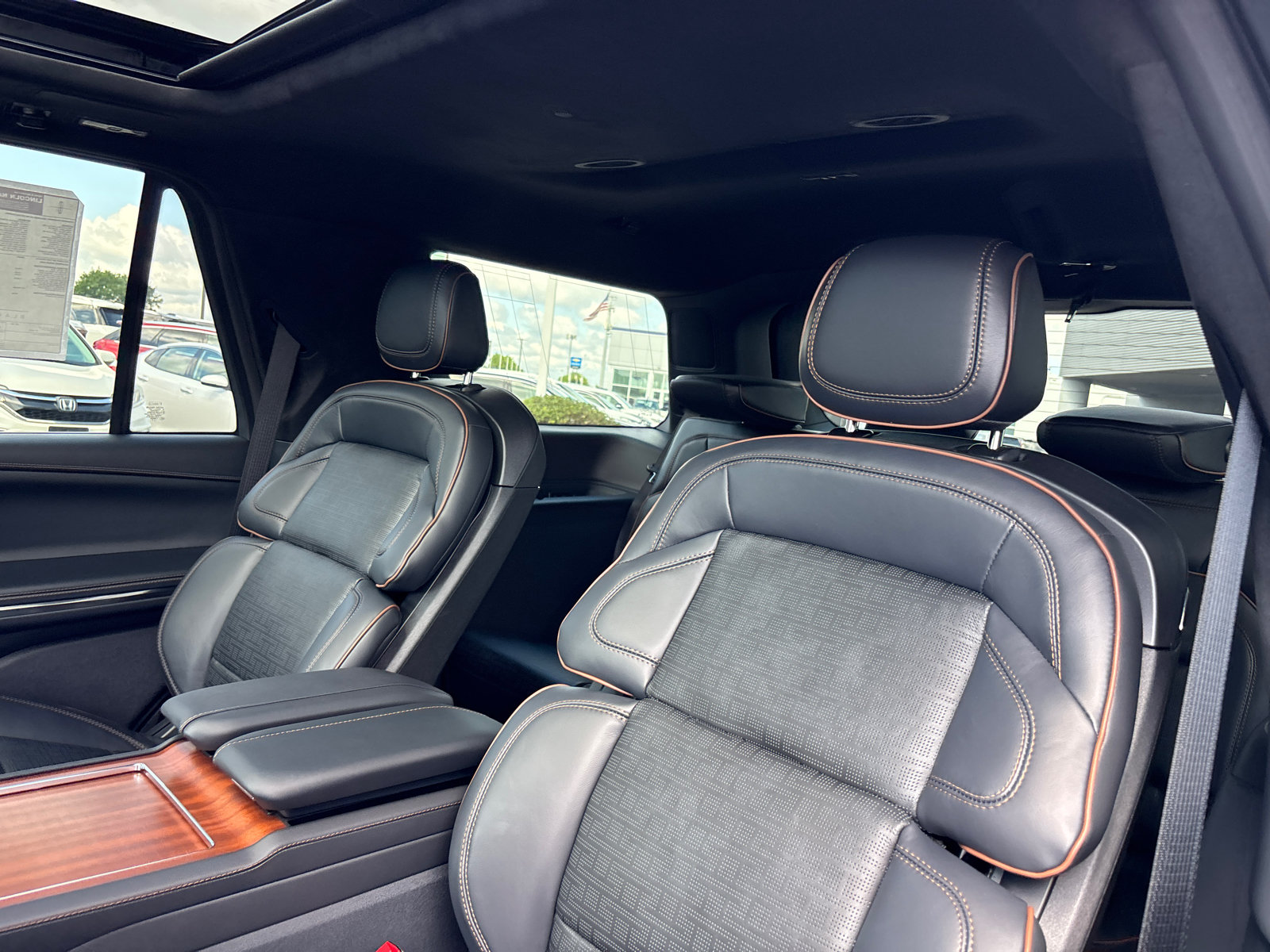 New 2027 Lincoln Navigator Black Label AWD/4WD image 26