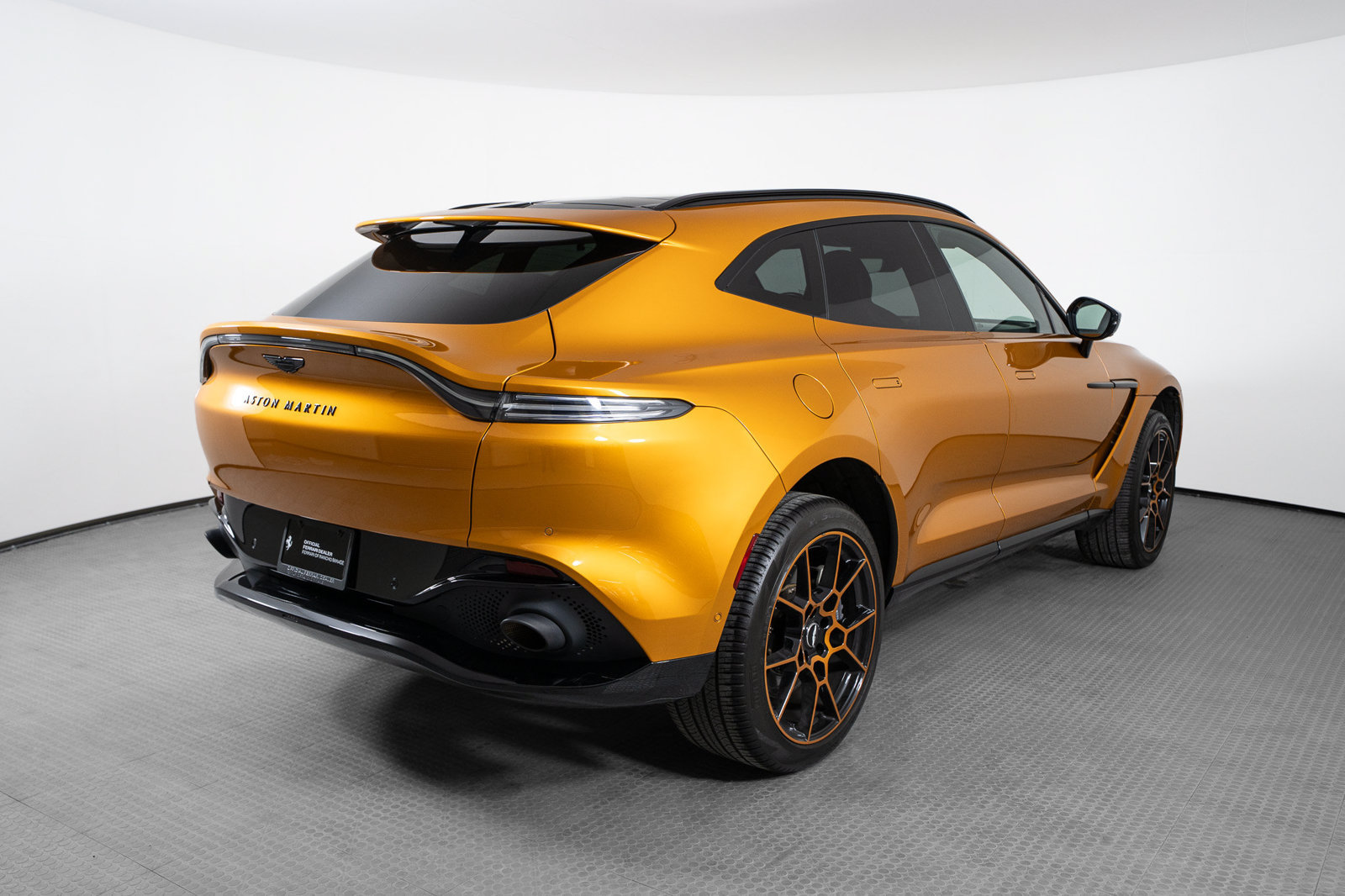 Used 2021 Aston Martin DBX AWD/4WD image 5