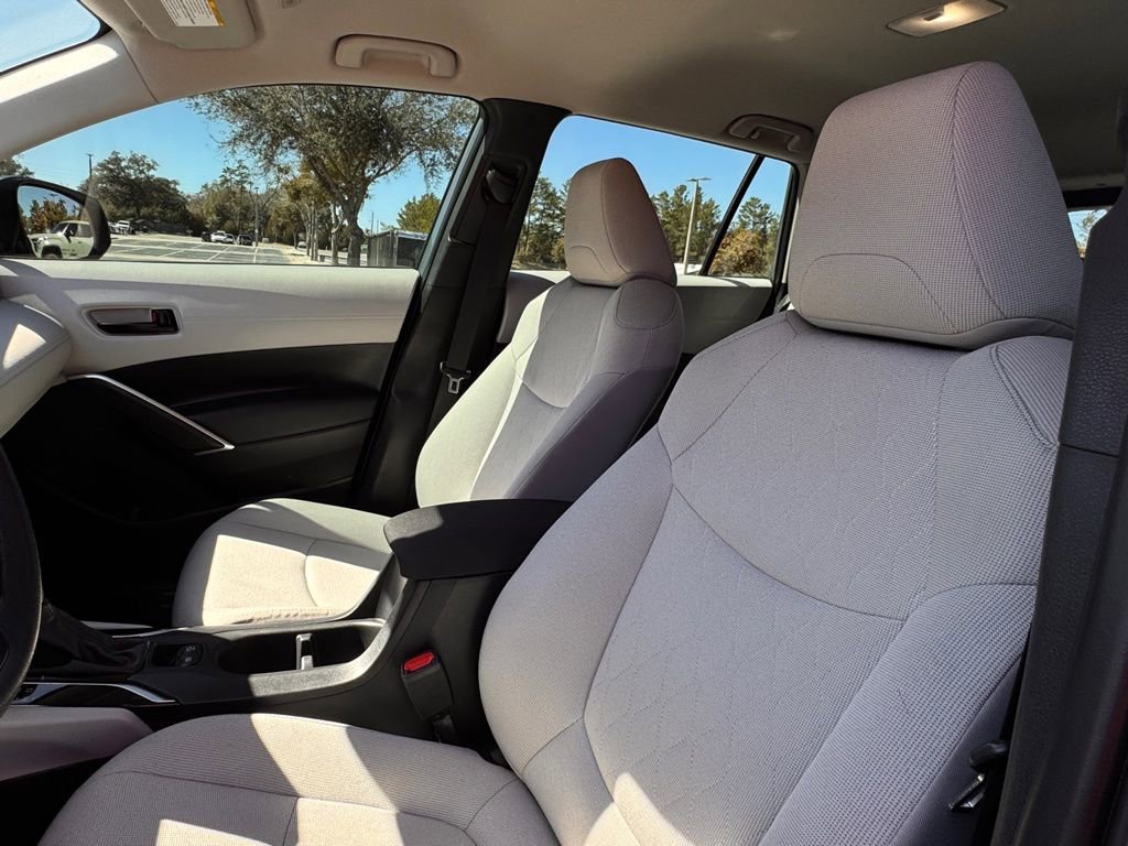 Used 2024 Toyota Corolla Cross L image 36