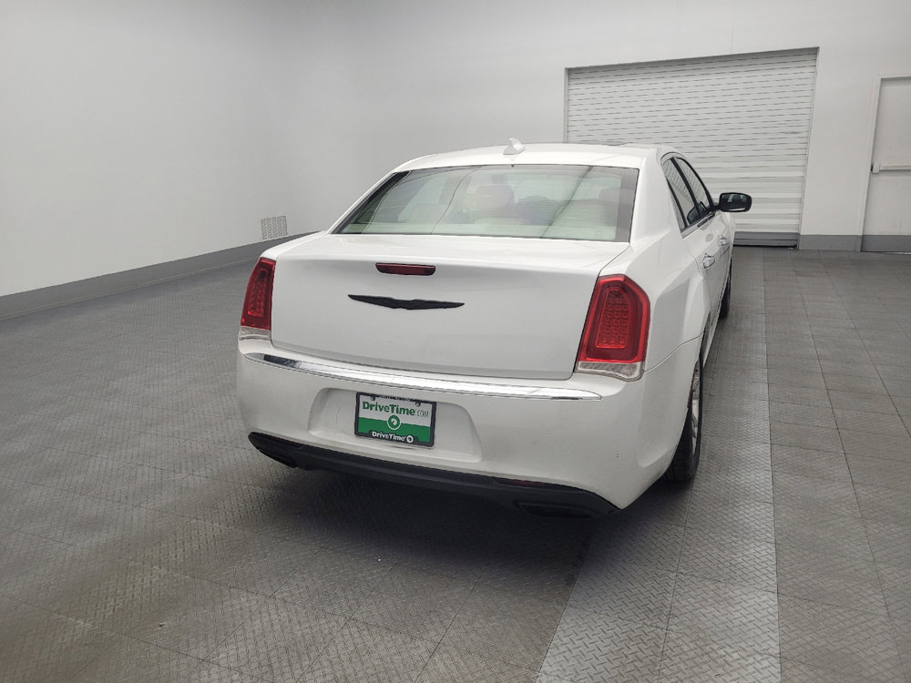 Used 2016 Chrysler 300 C image 7