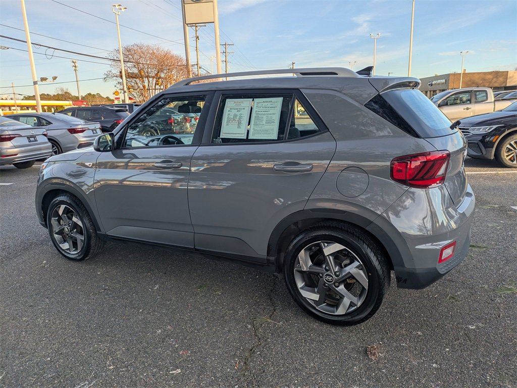 Used 2022 Hyundai Venue SEL image 6