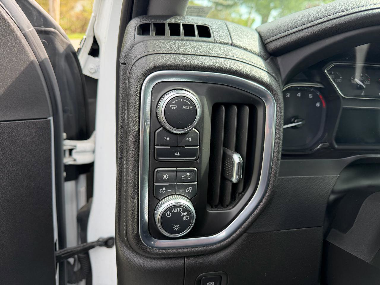 Used 2022 GMC Sierra 2500 SLE w/ SLE Convenience Package AWD/4WD image 25
