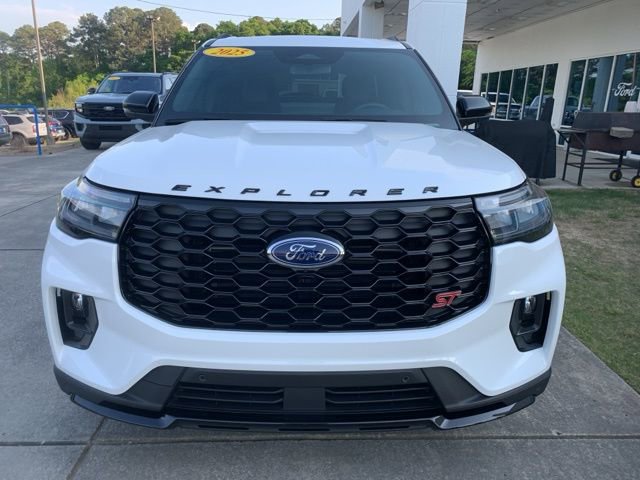 Used 2025 Ford Explorer ST w/ Sun And Sound Package AWD/4WD image 8