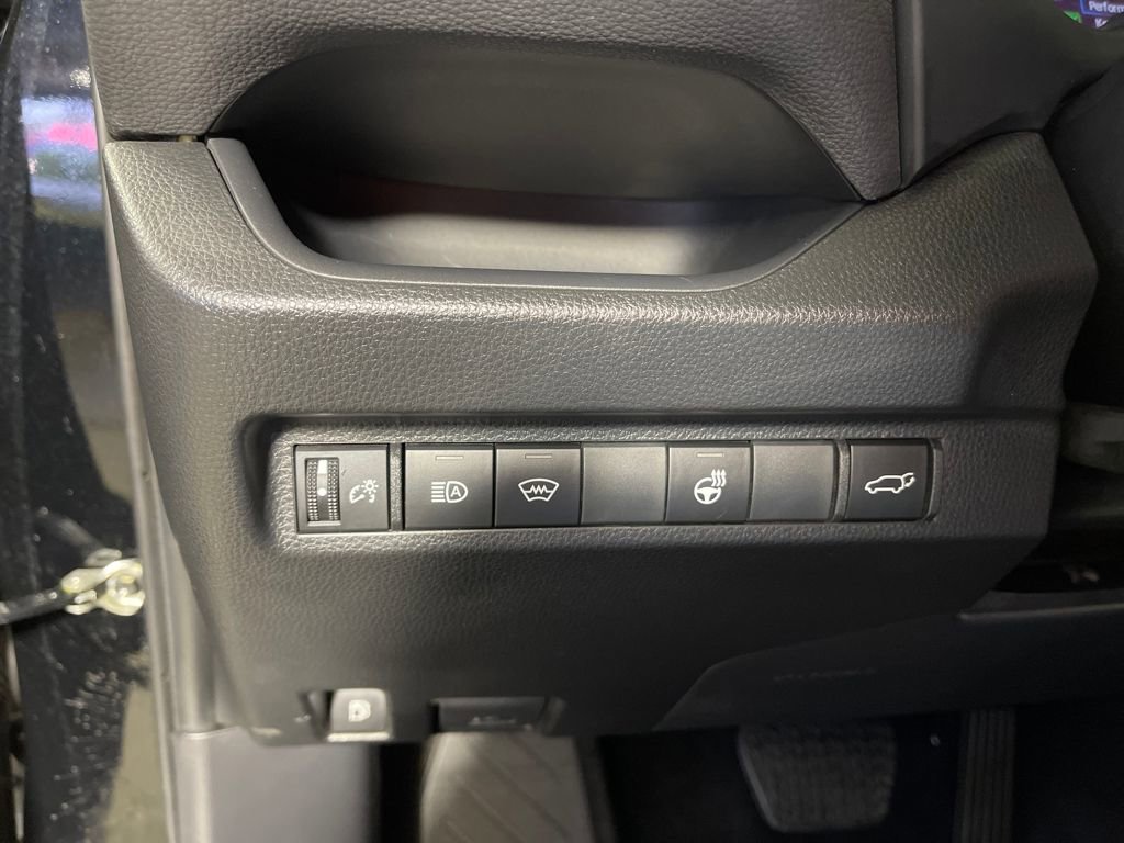 Certified 2023 Toyota RAV4 SE image 28