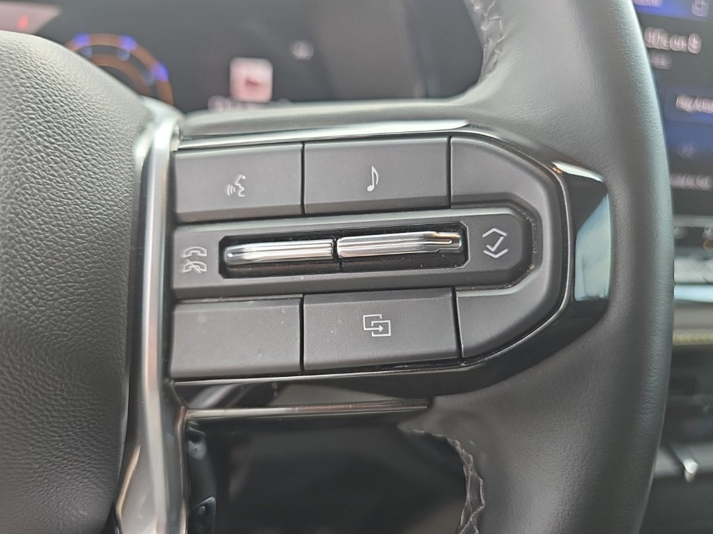 Used 2024 Chevrolet Colorado ZR2 AWD/4WD image 35