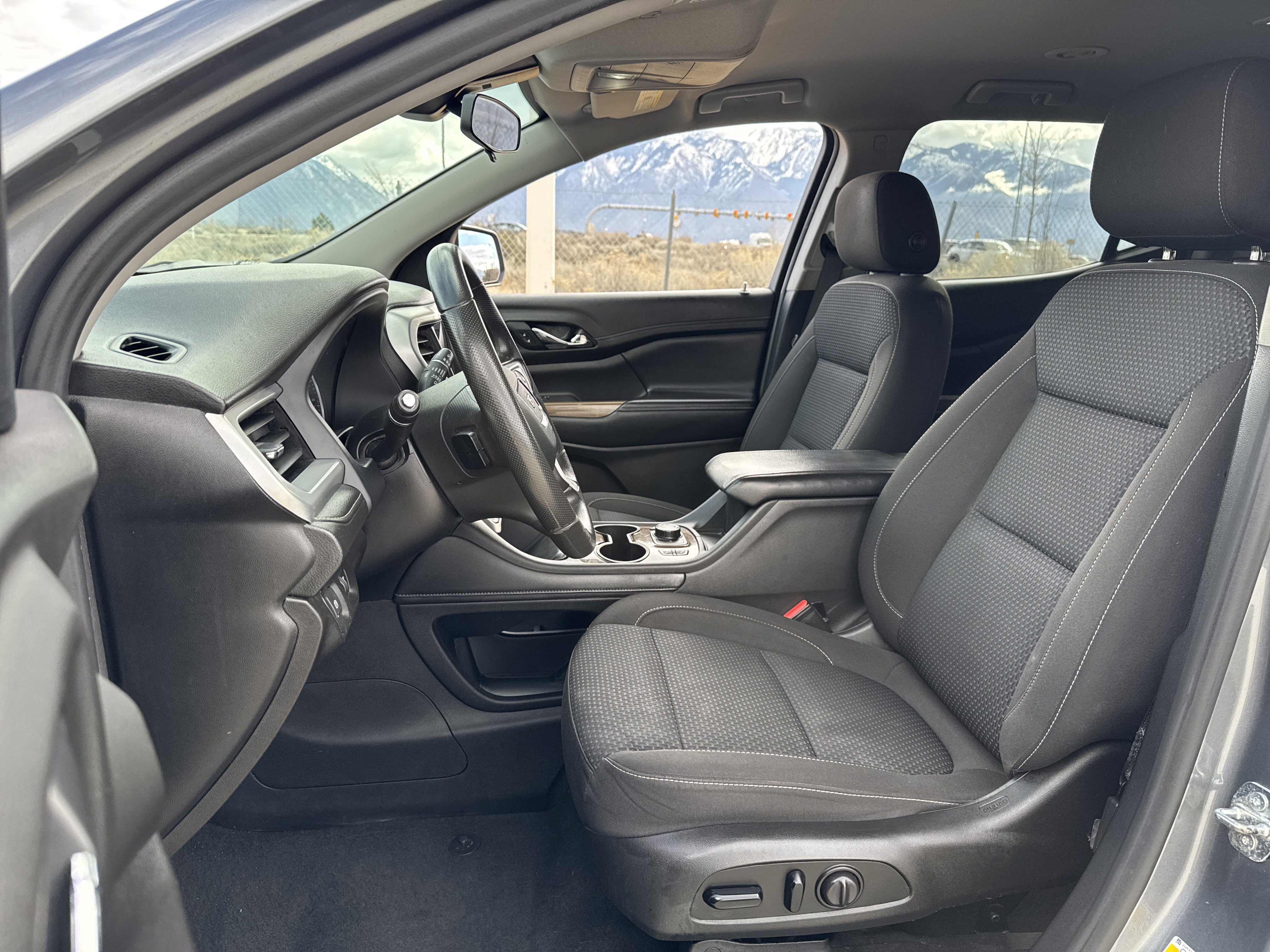 Used 2021 GMC Acadia SLE w/ Driver Convenience Package image 18