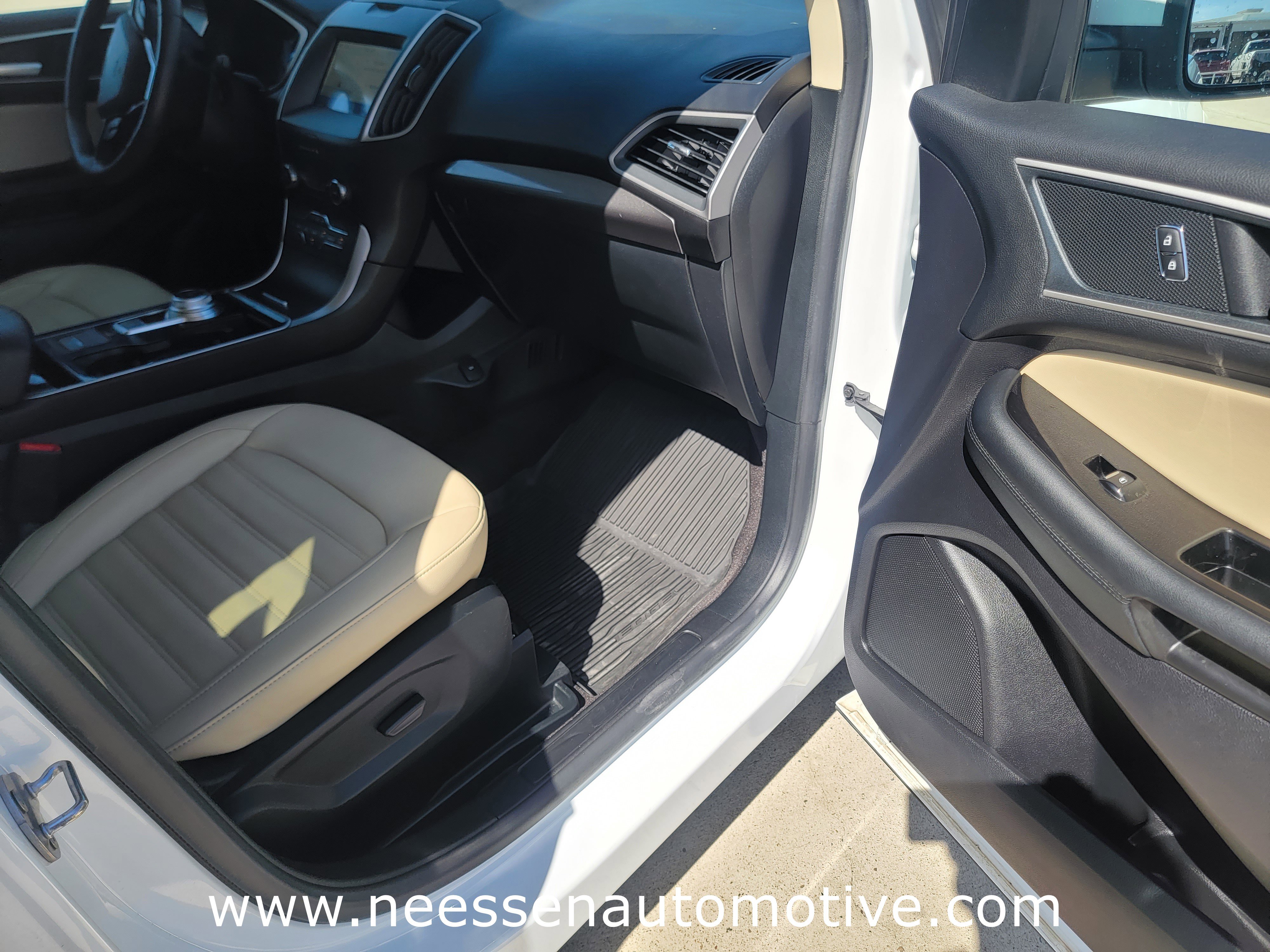 Used 2020 Ford Edge SEL image 9