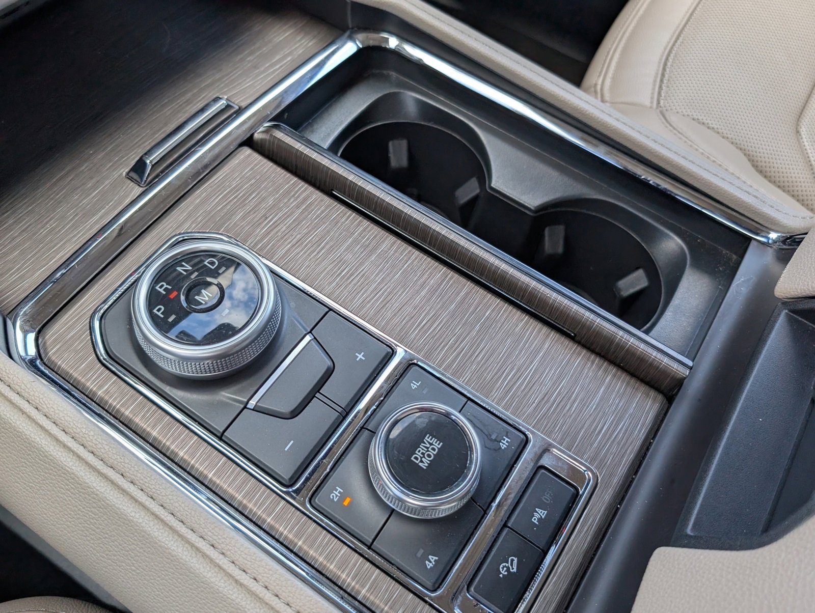 Used 2023 Ford Expedition Max Limited image 19